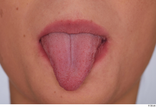 Reeta tongue 0001.jpg